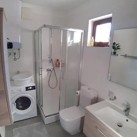 Dea Solis Apartment *
